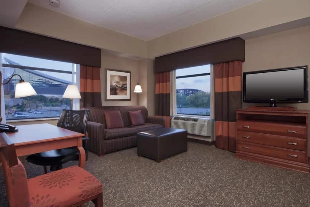 Hampton Inn and Suites Pittsburgh Downtown