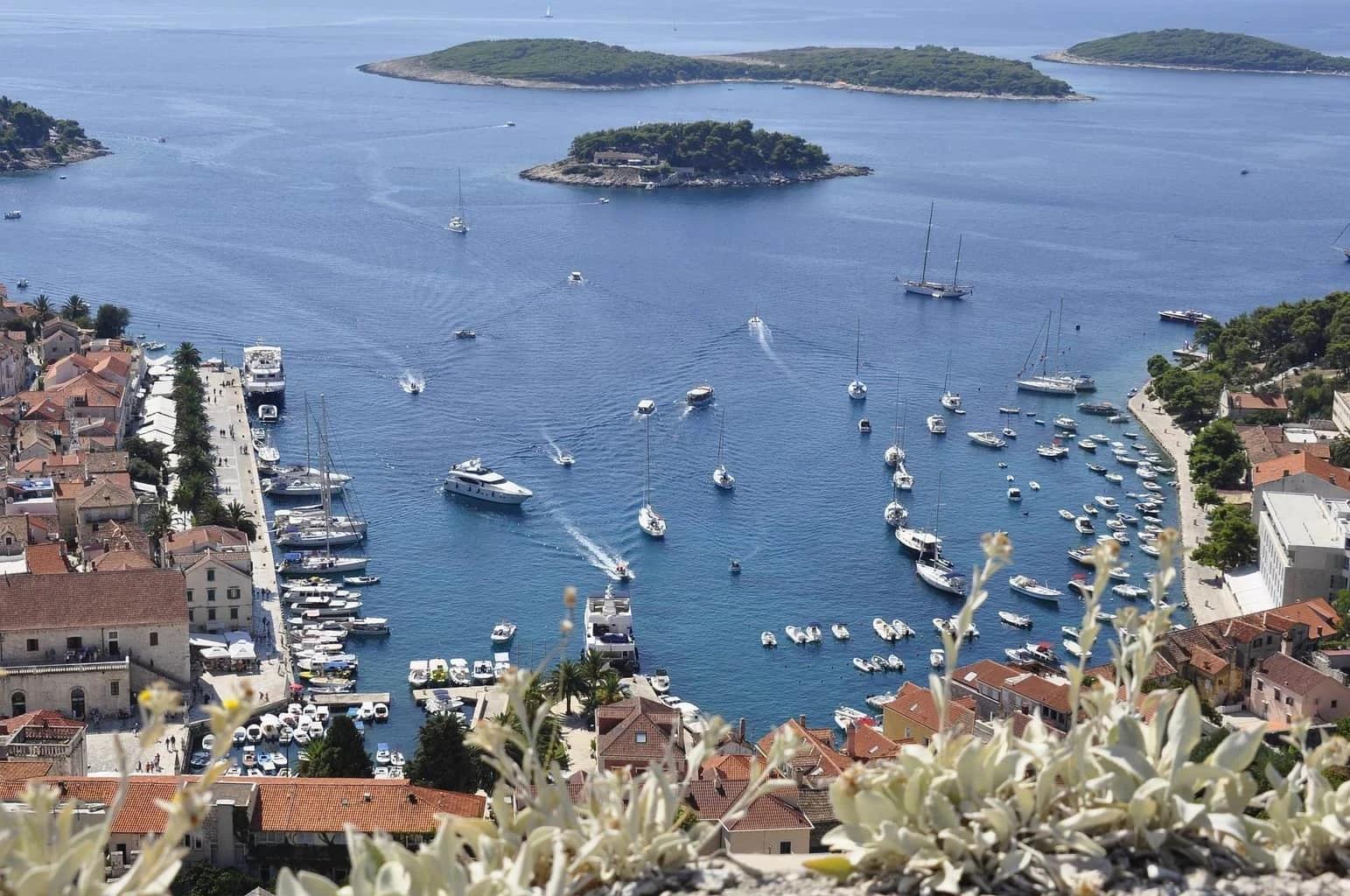 hvar-62677_1920 hvar-62677_1920
