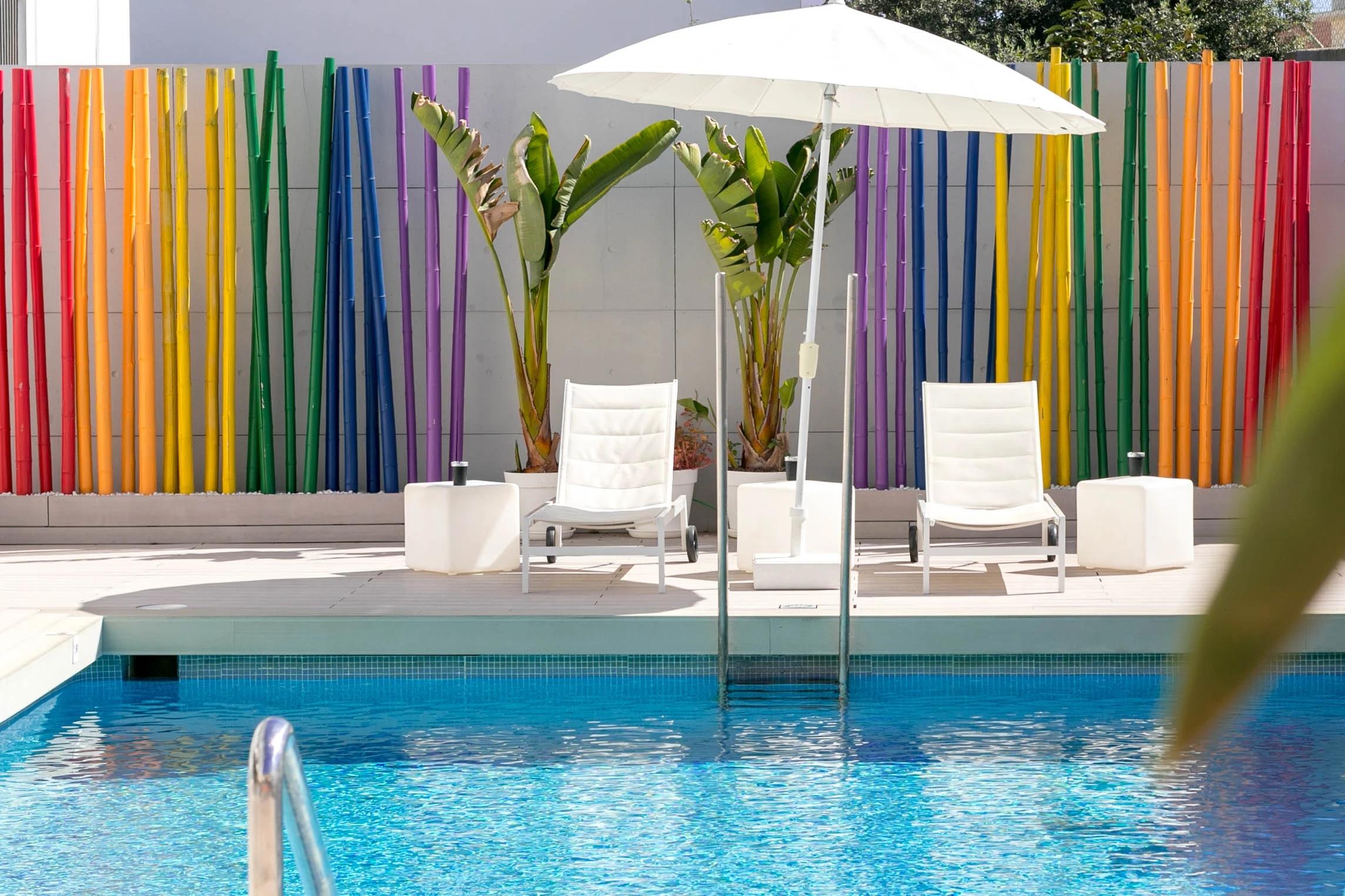 Das Purple Hotel von Ibiza Feeling